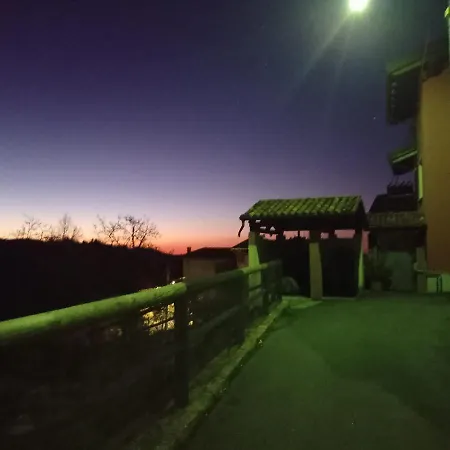 Le Zie Valdilana بيت للعطل